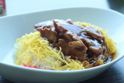 Close-up of noodles in bowl with chicken 