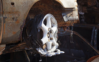Rims on a car that melted during a fire