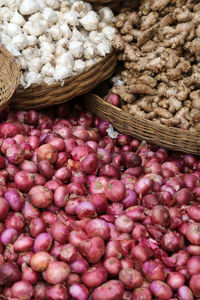 Kolkata street market, onion, ginger and garlic