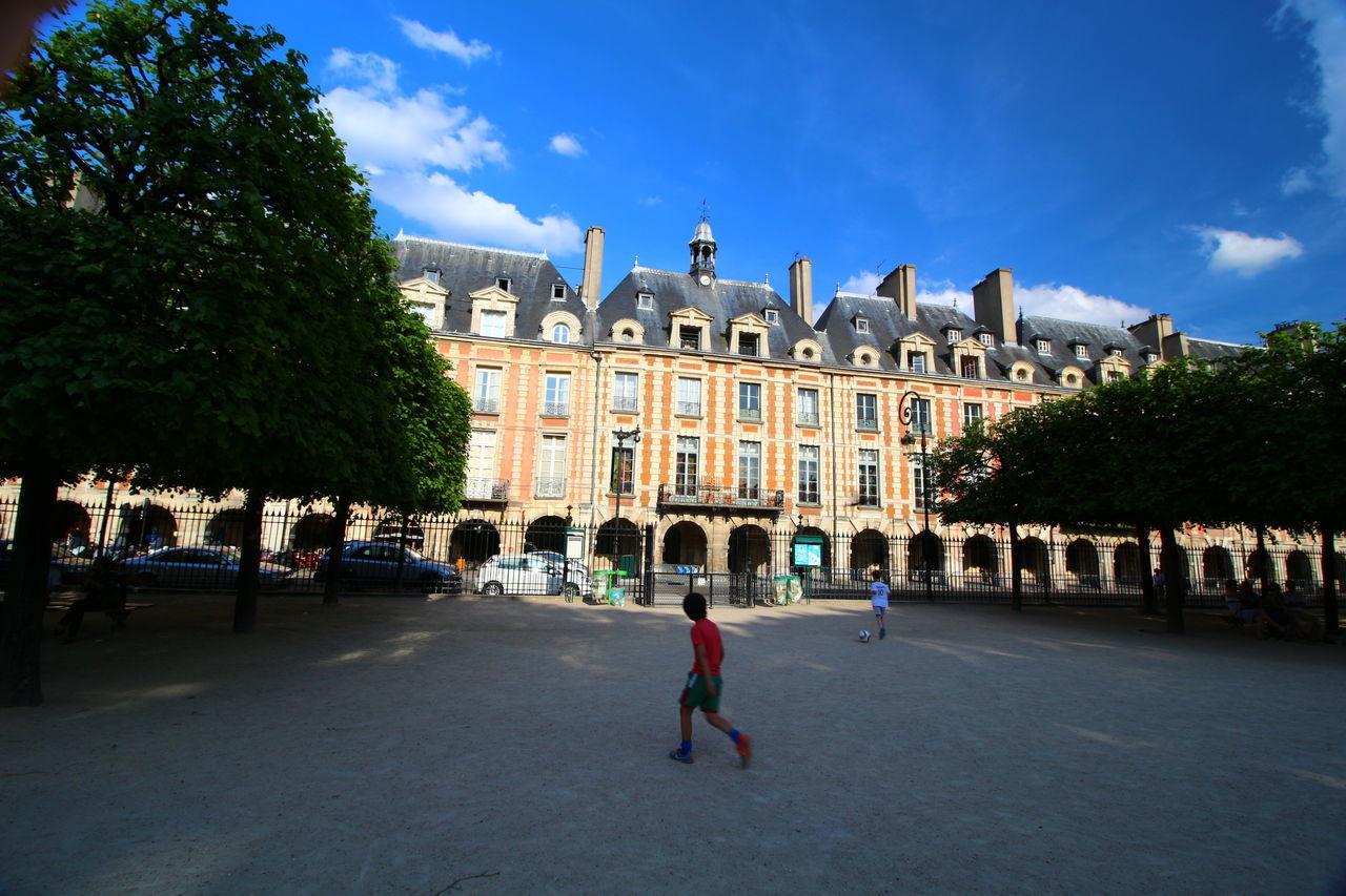 PEOPLE IN TOWN SQUARE