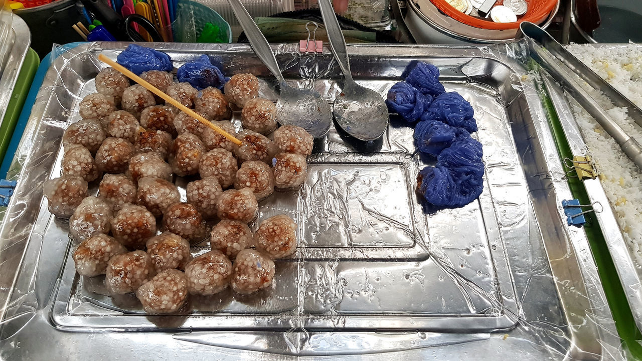 HIGH ANGLE VIEW OF FOOD FOR SALE AT MARKET