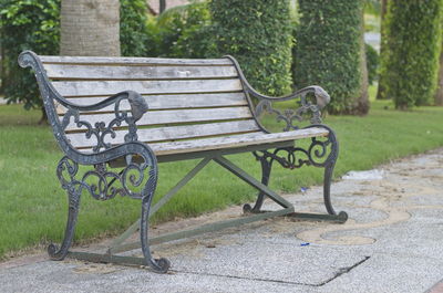 Empty bench in park