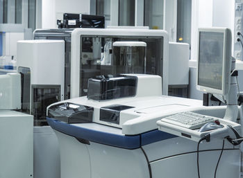 Laboratory equipment for analysis
