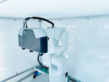 Inspection part dimension by 3d scan measuring machine.