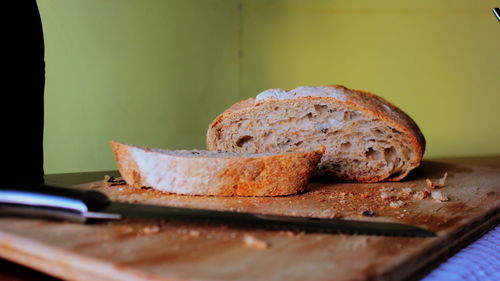 Close-up of bread on cutting board