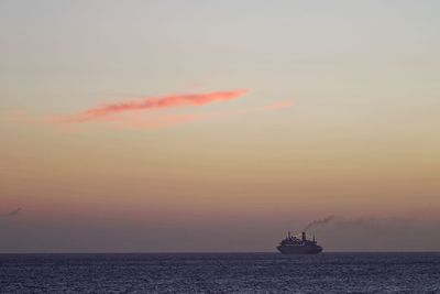 Cruise ship leaving curacao