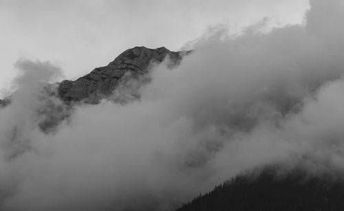 Piatra craiului mountains