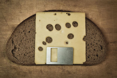 Directly above shot of bread on cutting board