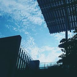 Low angle view of skyscraper against sky