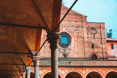 In bologna all buildings and streets are red and colonnade shaped. 