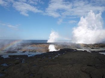 Waves splashing on rocks