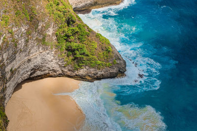 Beautiful landscape of a broken beach, located in nusa penida island, the southeast island of bali.