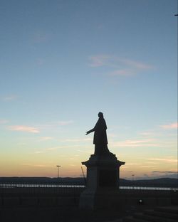 Statue of liberty against sky