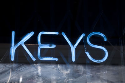Neon lights in the dark, keys 