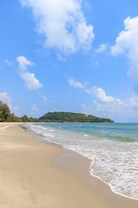 Beautiful sea at baan grood beach, bang saphan, prachuap khiri khan