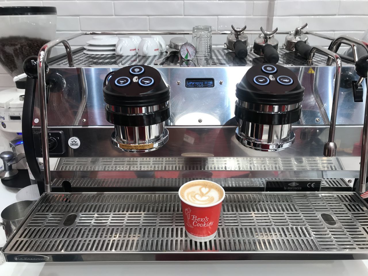 espresso machine, technology, indoors, coffeemaker, coffee, no people, equipment, food and drink, metal, machinery, espresso maker, drink, appliance