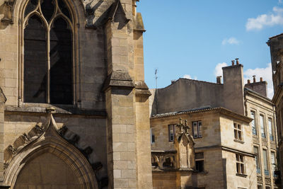 Traditional bordeaux architecture from the saint-pierre church in bordeaux, france