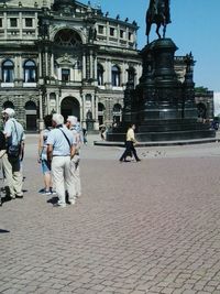 Tourists in city