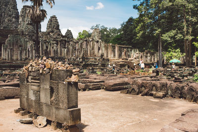 Old ruins of building against sky