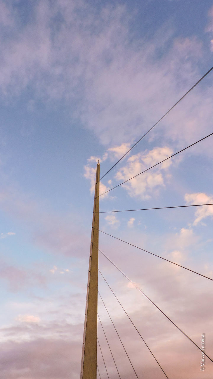 LOW ANGLE VIEW OF ELECTRICITY PYLON AGAINST SKY