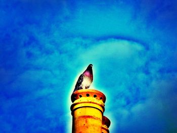 Low angle view of cloudy sky