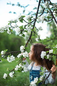 Side view of woman looking away