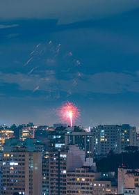 Images with new year's, réveillon, fireworks exploding in the sky in niterói, rio de janeiro, brazil