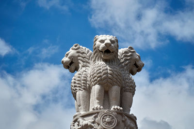 Sculpture at vihara ksitigarbha bodhisattva temple