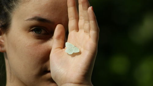 Close-up portrait of human hand