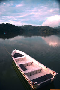 Boat on the lake