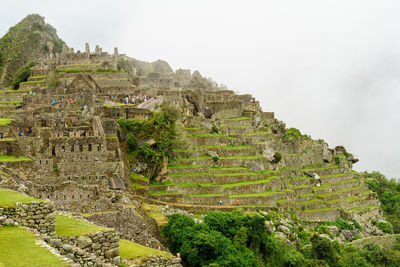 Machu picchu against sky