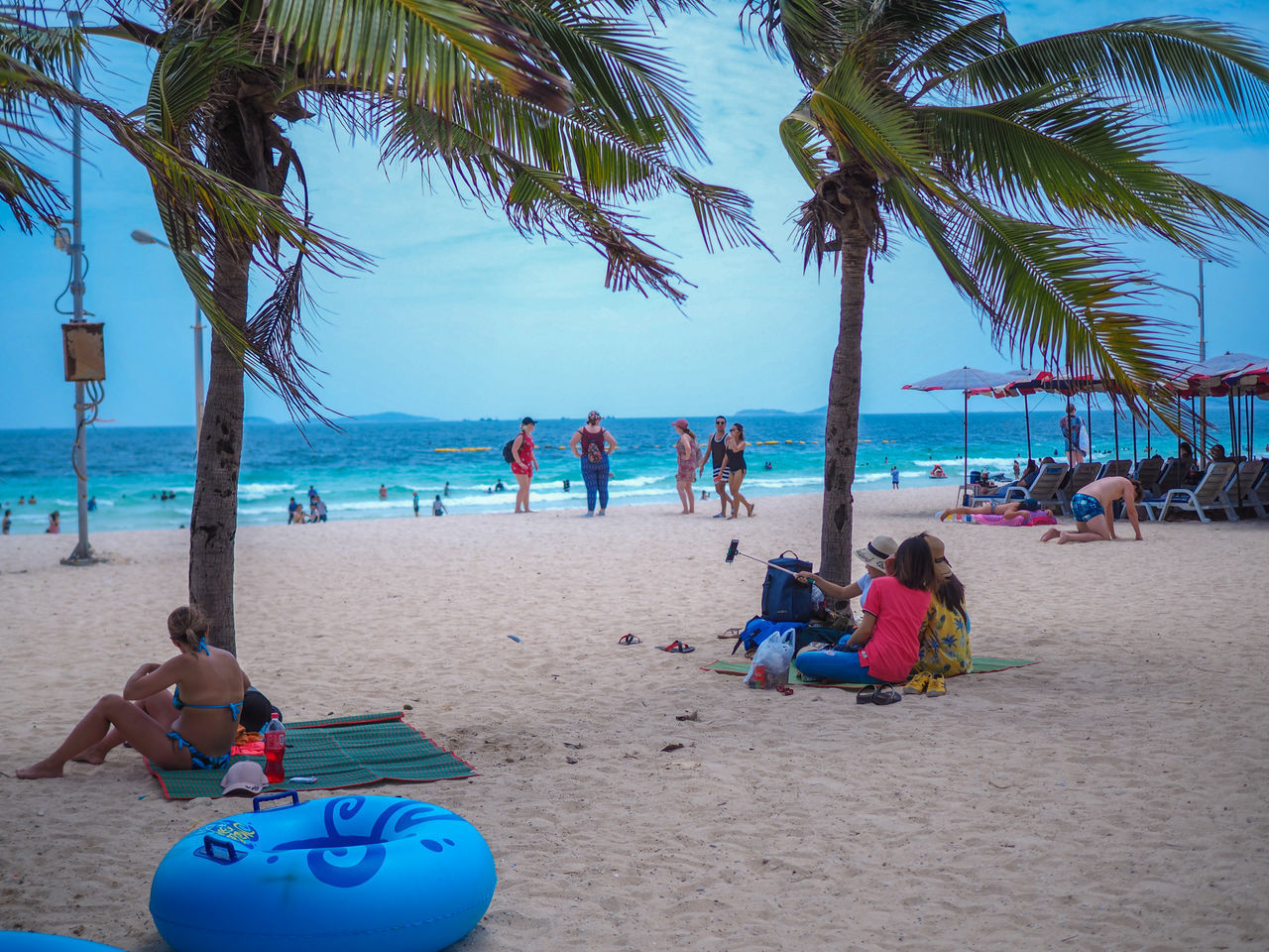 PEOPLE ON BEACH