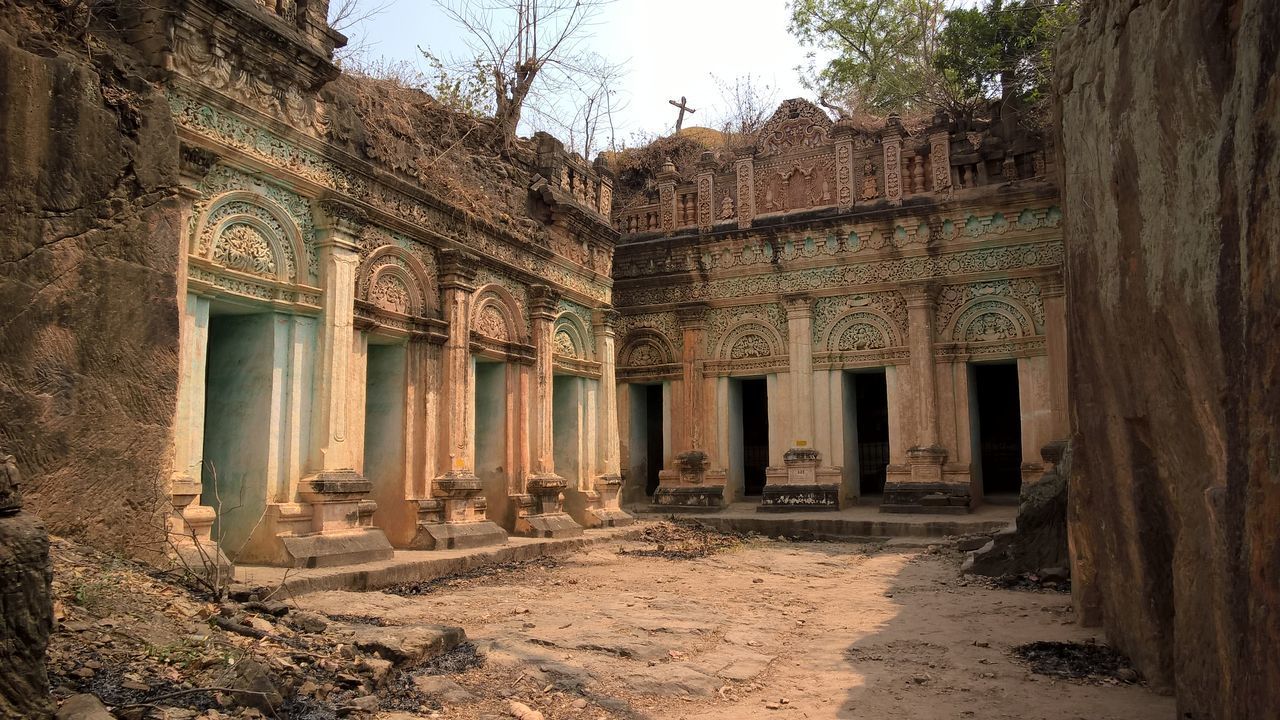 VIEW OF OLD RUIN BUILDING