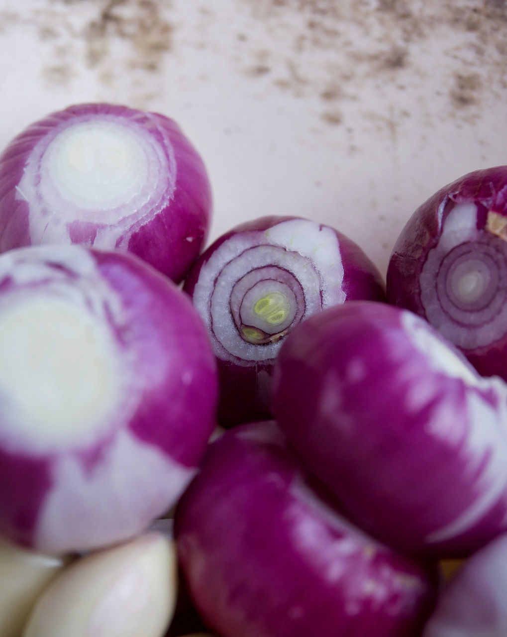 red onion, food and drink, food, onion, purple, freshness, vegetable, healthy eating, pink, wellbeing, produce, spanish onion, no people, close-up, petal, raw food, flower, still life, indoors, selective focus, organic, large group of objects