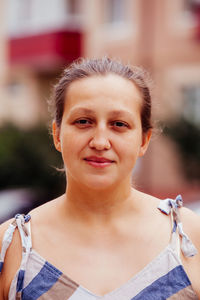 Portrait of smiling young woman