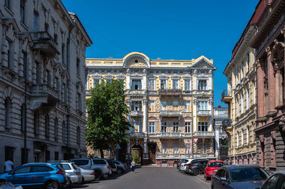 Historic buildings on the sabaneev bridge in odessa, ukraine, on a sunny summer day