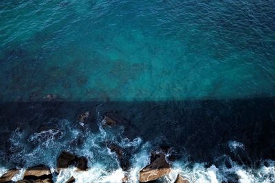 Waves under seacliff bridge