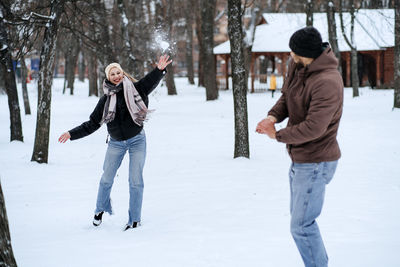 Valentines day outdoors celebration date ideas. winter love story. cold season dating for couples