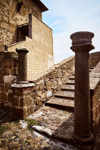 Old ruin building against sky