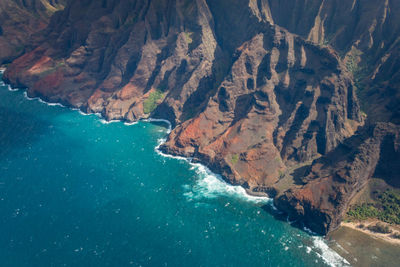 Aerial view of beautiful napali coast rock formation on the hawaiian island of kauai, hawaii, usa