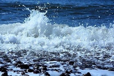 Waves splashing in sea