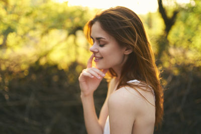 Portrait of a beautiful young woman