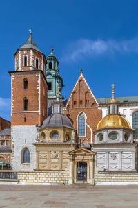 Wawel cathedral in krakow, poland. sigismund's chapel, vasa dynasty chapel and silver bell tower