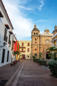 Empty footpath leading towards church of san pedro claver