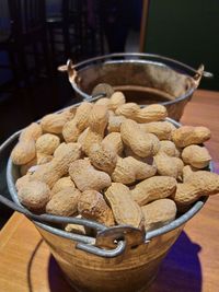 Close-up of bread in bowl on table