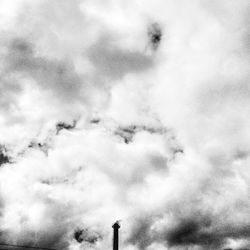 Low angle view of cloudy sky