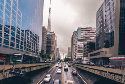 Traffic at paulista avenue, são paulo, brazil. march 12 2024.