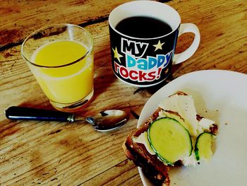 Coffee cup on wooden table