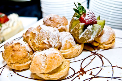 Different variety of strudels in serving plate
