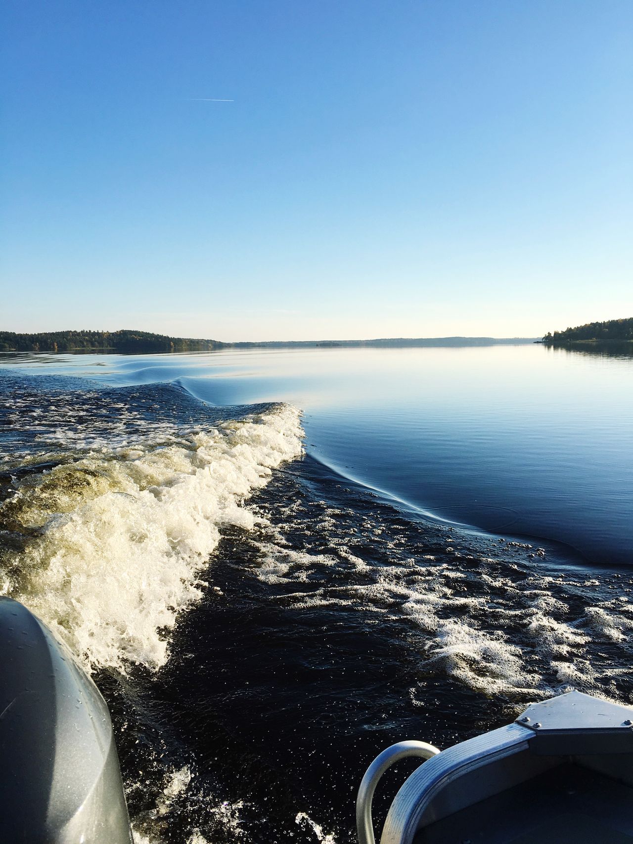 Boat waves